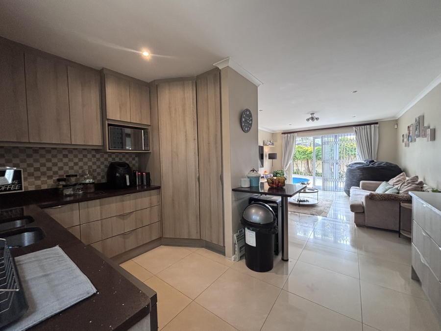To Let 3 Bedroom Property for Rent in Sunningdale Western Cape